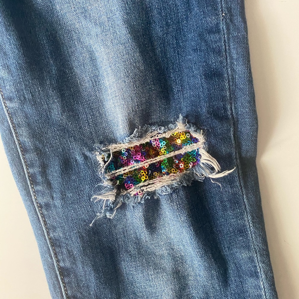 Soho sequin jeans - you will get so many compliments on these! Size 6